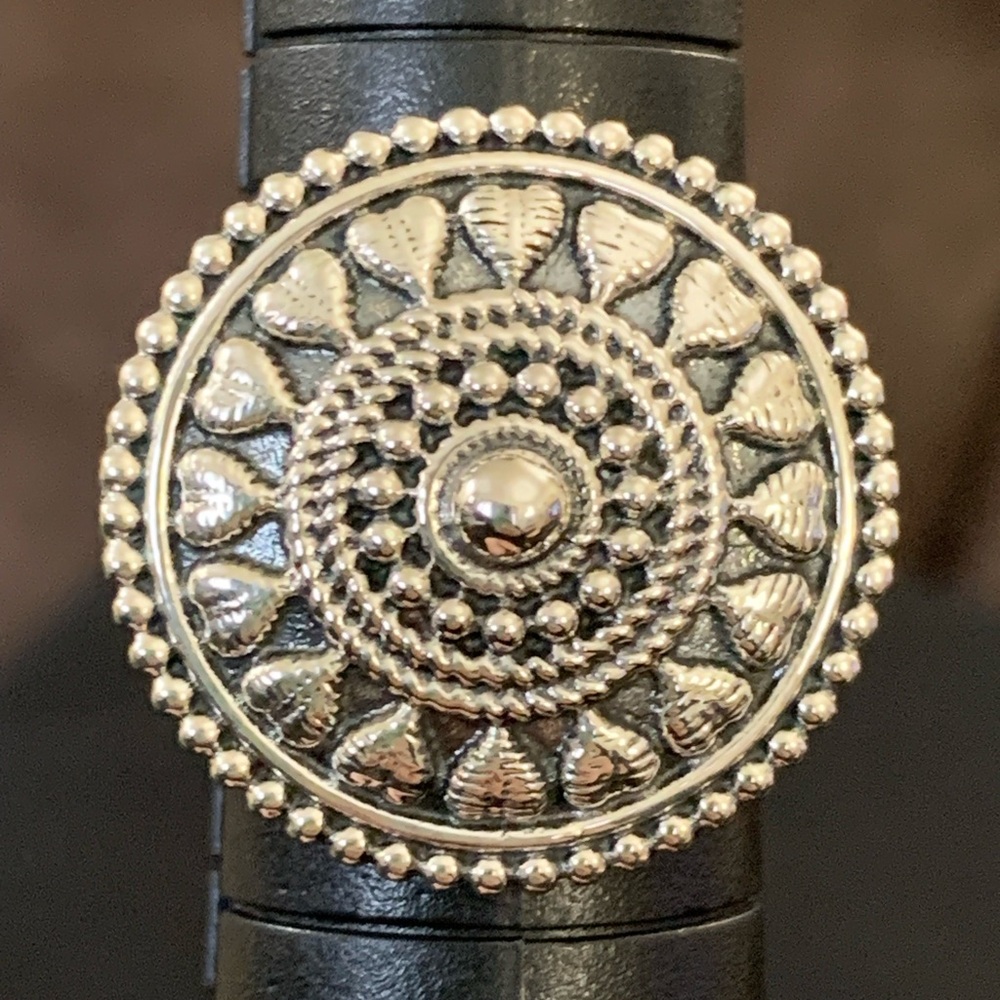 ARTISAN COLLECTION OF INDIA(TM) STERLING SILVER STATEMENT RING